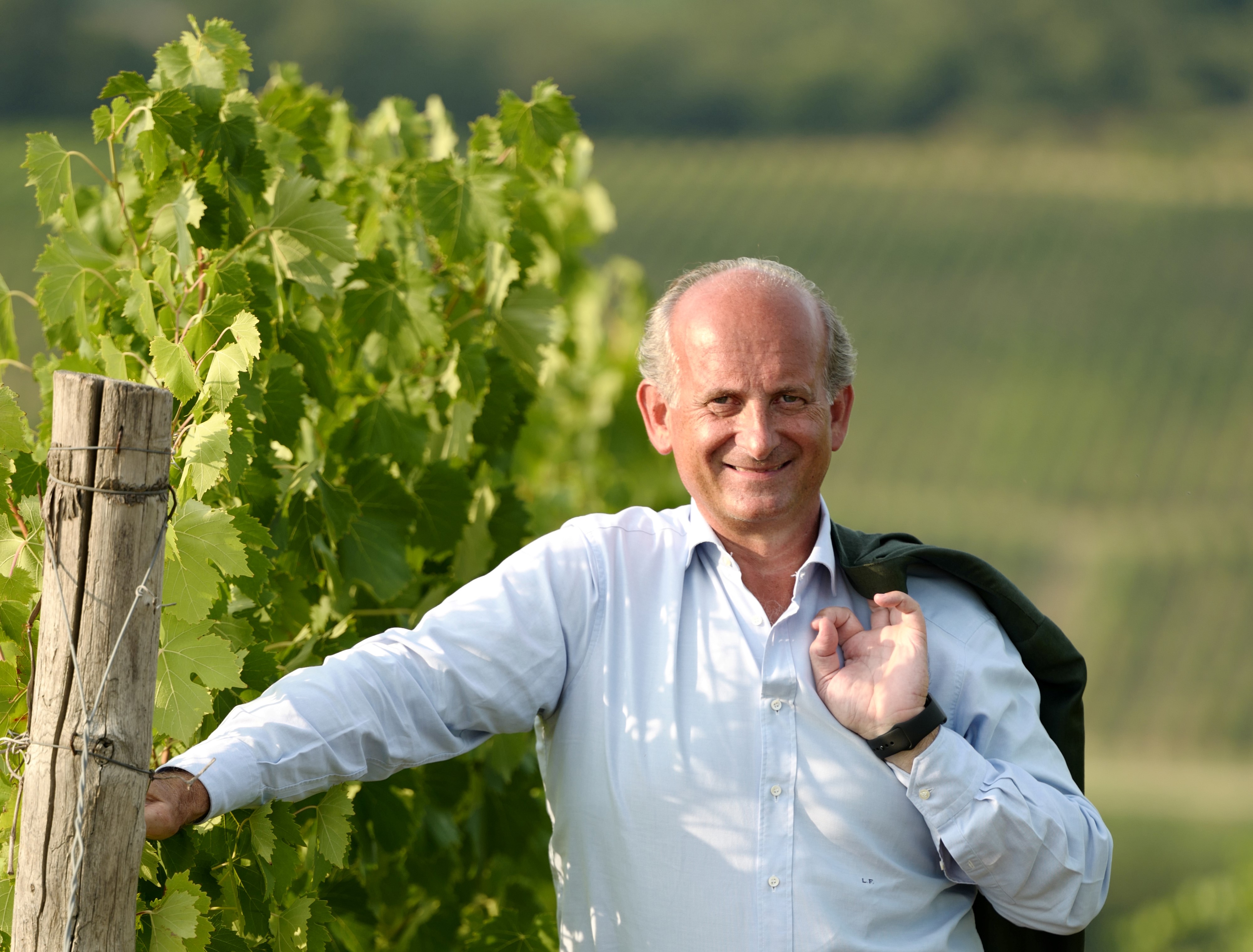Marchese Lamberto Frescobaldi: "J'ai pu suivre personnellement la construction du domaine de Poggio Verrano, car je passais toujours devant sur le chemin d'Ammiraglia". (Photo: Marchesi Frescobaldi) Marchese Lamberto Frescobaldi: "J'ai pu suivre personnellement la construction du domaine de Poggio Verrano, car je passais toujours devant sur le chemin d'Ammiraglia". (Photo: Marchesi Frescobaldi)