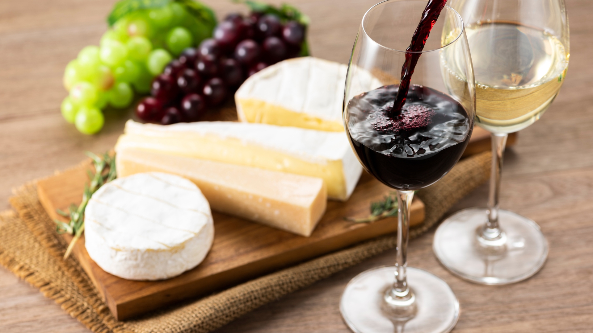 Les fans de vins et de fromage pourront désormais approfondir leurs connaissances (Image d'illustration: Canva) Les fans de vins et de fromage pourront désormais approfondir leurs connaissances (Image d'illustration: Canva)