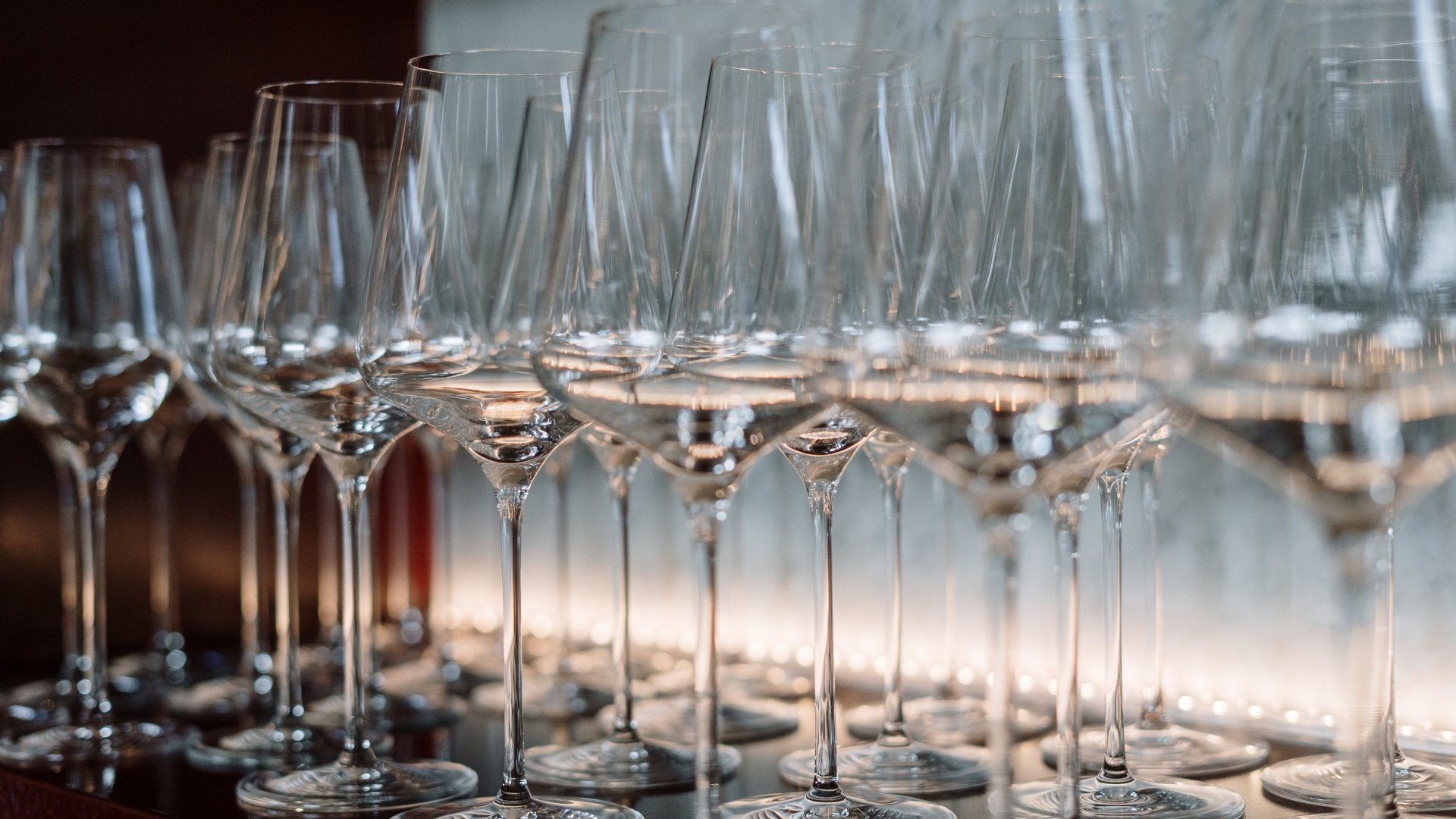 Nous pourrons bientôt remplir nos verres de vin suisse sans alcool (image d'illustration Pexels) Nous pourrons bientôt remplir nos verres de vin suisse sans alcool (image d'illustration Pexels)